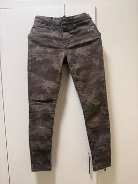 Levi's Women's Camouflage Skinny Jeans in Dark Green/Brown